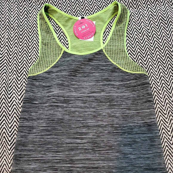 Top + Bottom Workout Outfit - Picture 1 of 4